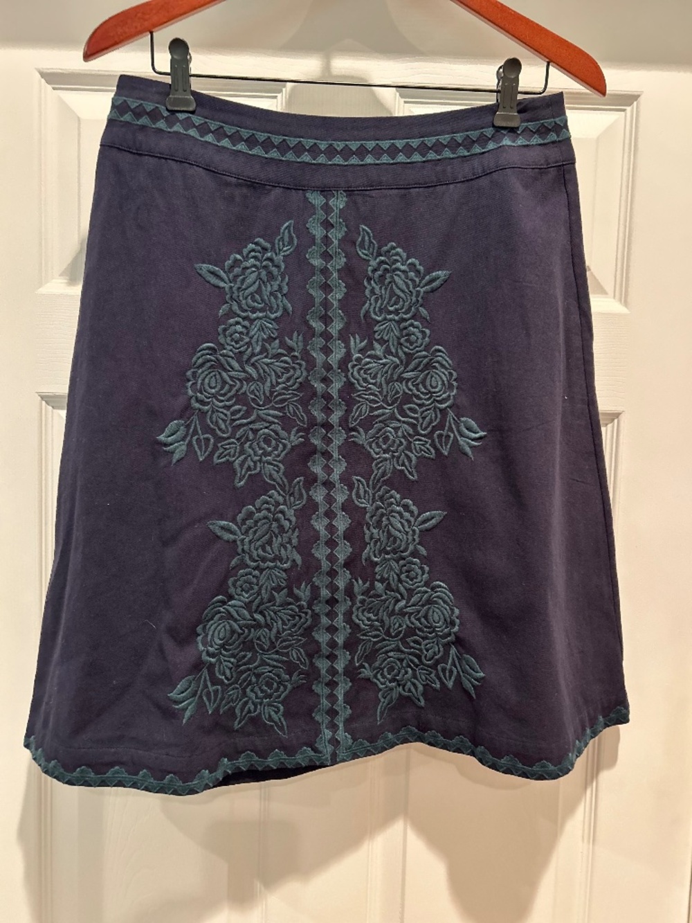 One Collective embroidered Skirt Small Navy green